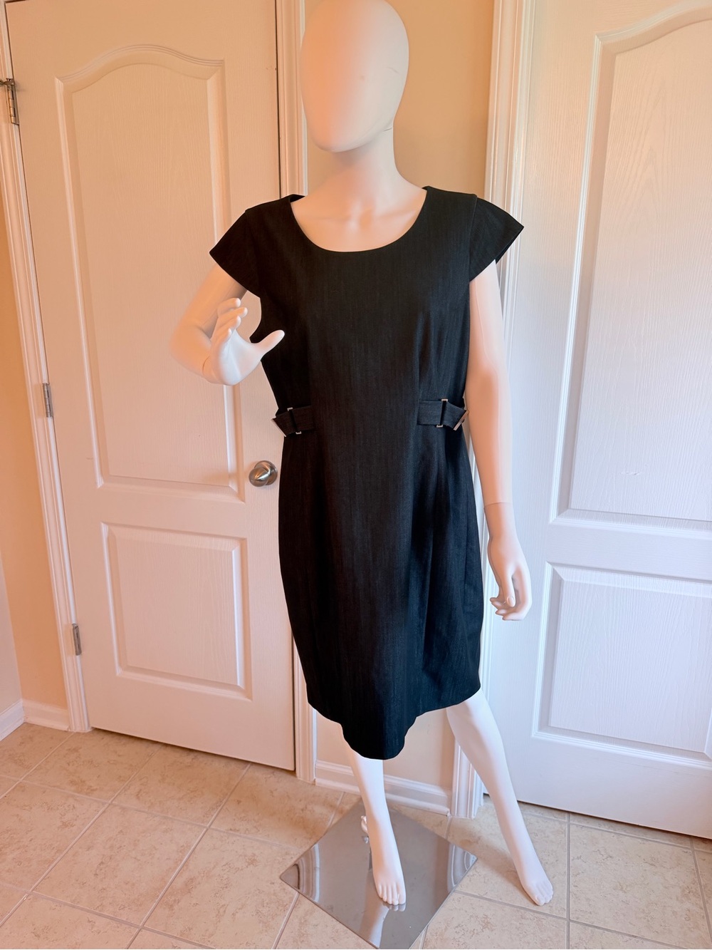 Calvin Klein Cap-Sleeve Chambray Sheath Dress with Side Buckles Size 14